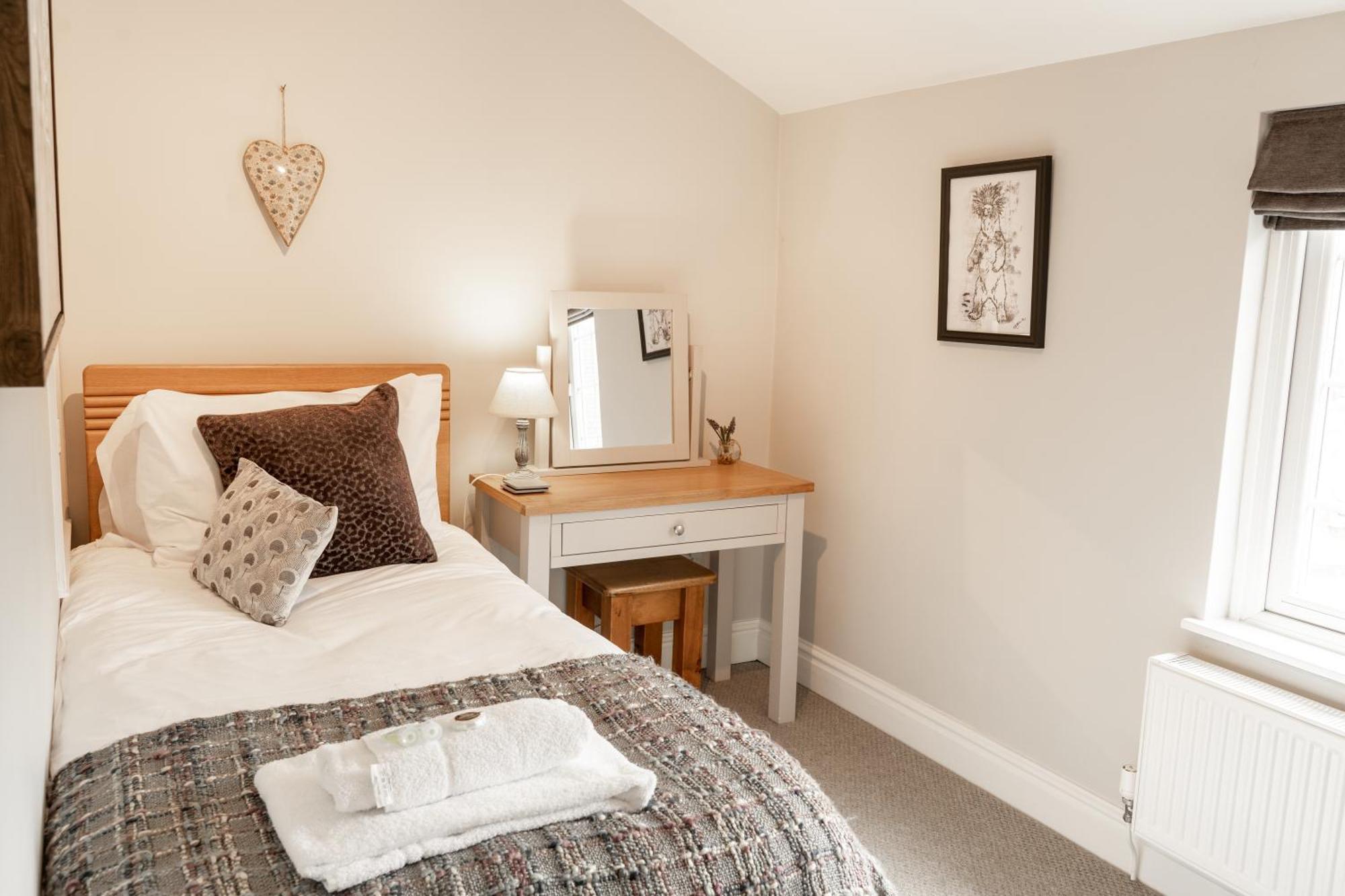 Cosy 2 Bed Cottage In Charming Village Of Christleton - For Up To 5 Kültér fotó