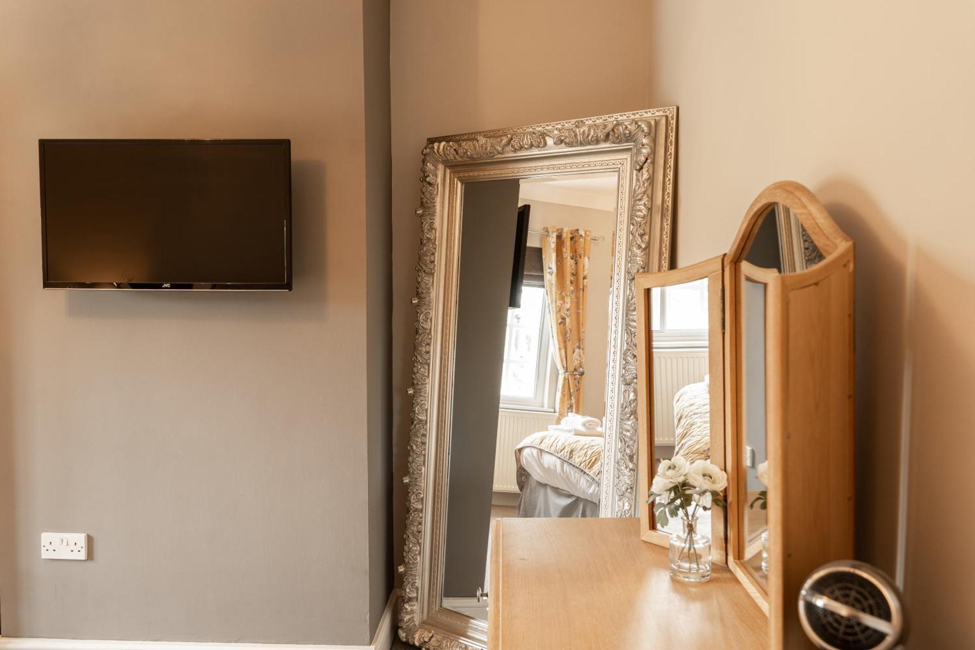 Cosy 2 Bed Cottage In Charming Village Of Christleton - For Up To 5 Kültér fotó