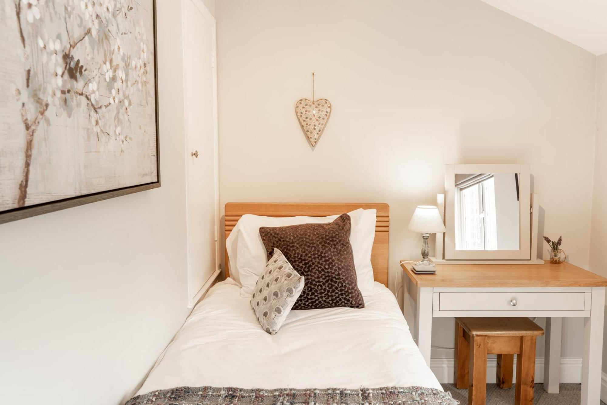 Cosy 2 Bed Cottage In Charming Village Of Christleton - For Up To 5 Kültér fotó